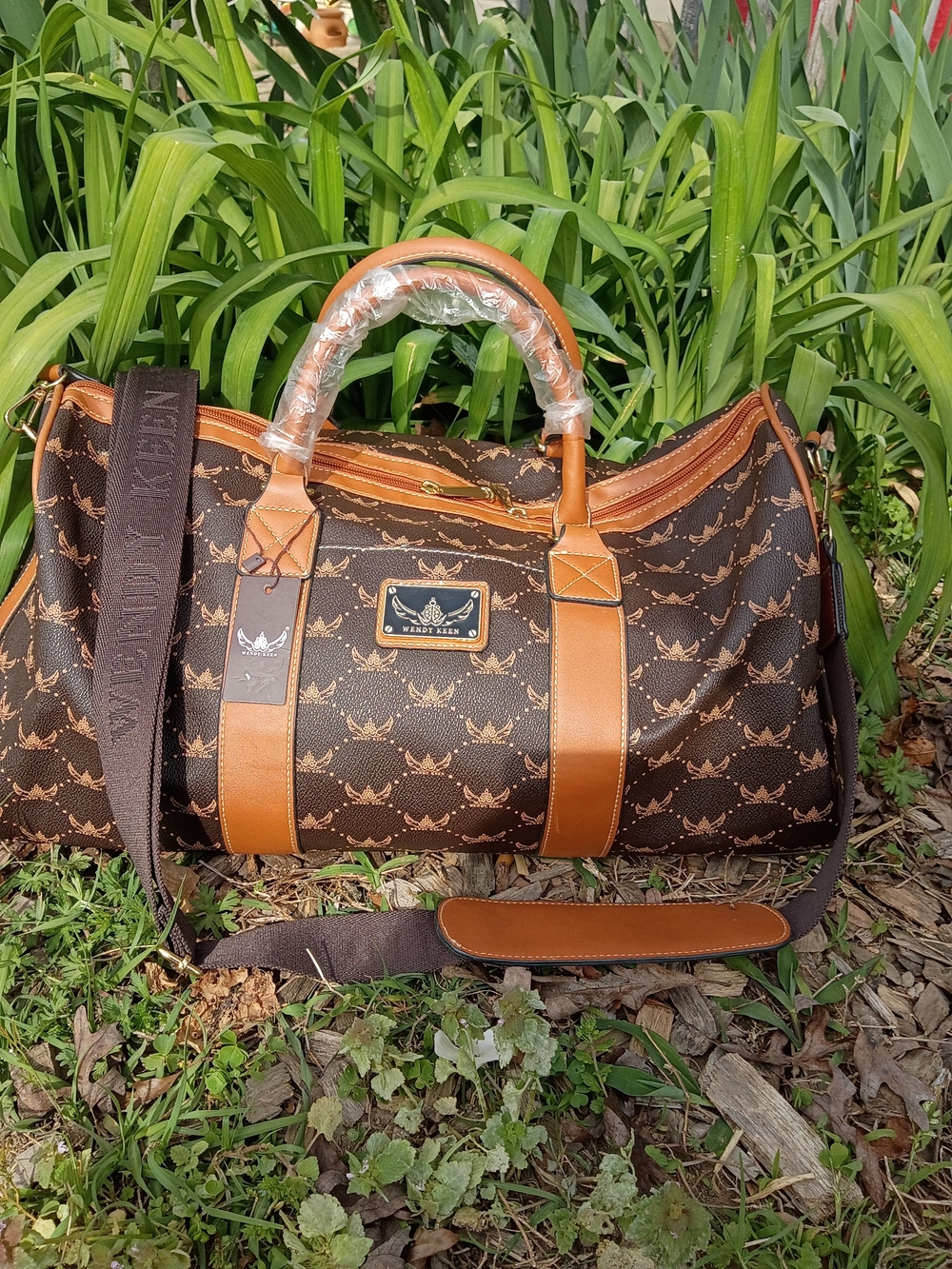 NWT Wendy Keen Travel Duffle Bag With Adjustable Strap